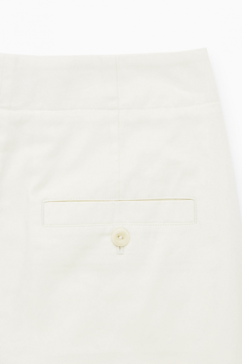 Pantaloni Chino COS Plisat Barrel-Leg Twill Dama Albi | Romania-794WDTKUL