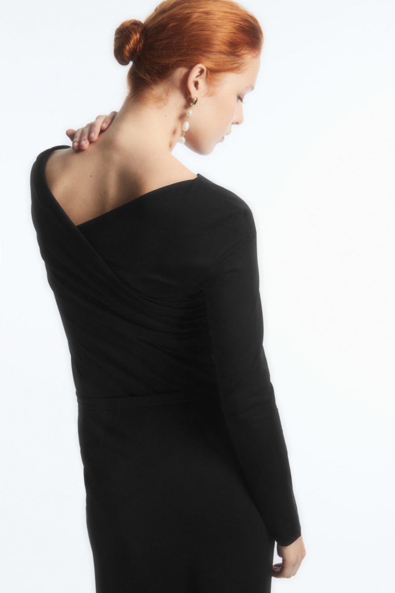 Topuri COS Gathered Off-The-Shoulder Asymmetric Dama Negrii | Romania-246NHQSGY